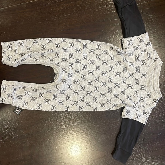 Nununu Skull One piece - Picture 1 of 4